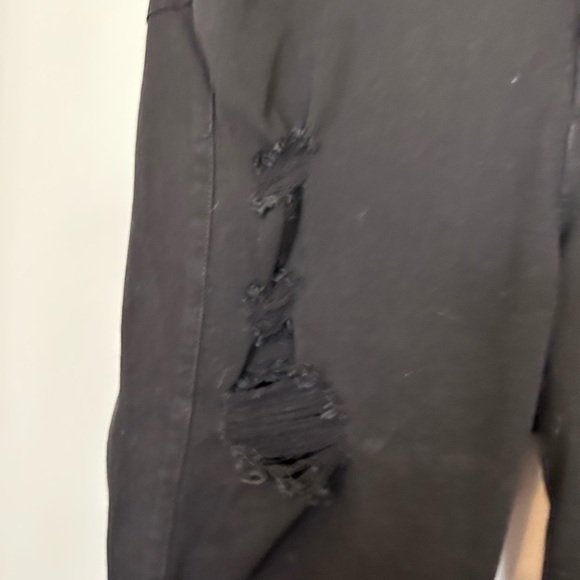 Torrid 20 bombshell skinny cropped jeans with raw hemline and distressing - Picture 7 of 7